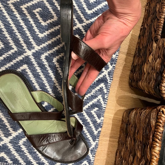 Sigerson Morrison Brown Flat Sandal - Picture 3 of 3